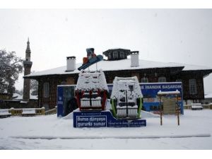 Bursalılar Beyaz Bir Güne Uyandı