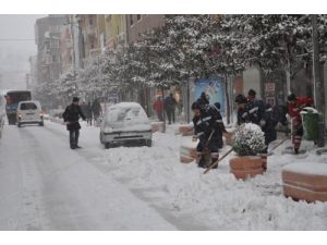 Balıkesirliler Güne Karla Uyandı