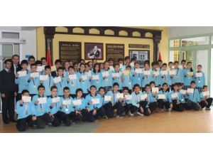 Yamanlar Öğrencileri Amerika'da Madalya Bırakmadı