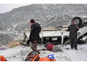 Öğretmenleri Taşıyan Servis Takla Attı: 1 Ölü, 6 Yaralı