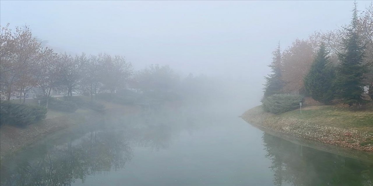 Eskişehir'de soğuk hava, sis ve buzlanmaya neden oldu