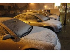 Hatay'da Eğitime Bir Günlük Kar Engeli