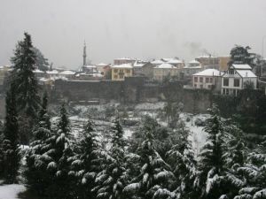 Trabzon’da Mevsimin İlk Karı Hayatı Olumsuz Etkiledi
