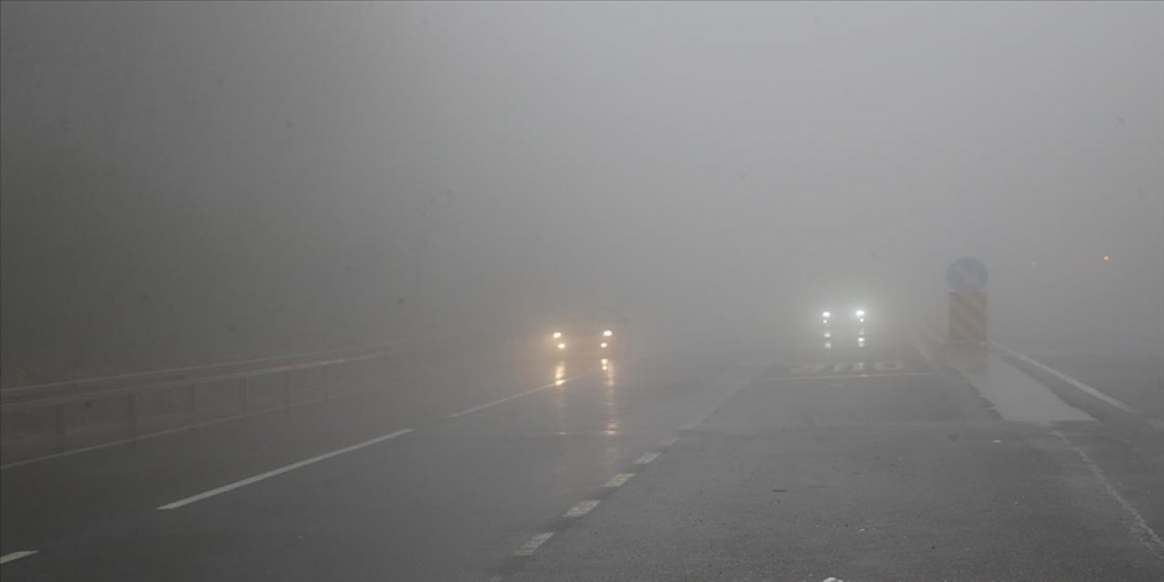 Bolu Dağı'nda sis ve sağanak etkili oluyor