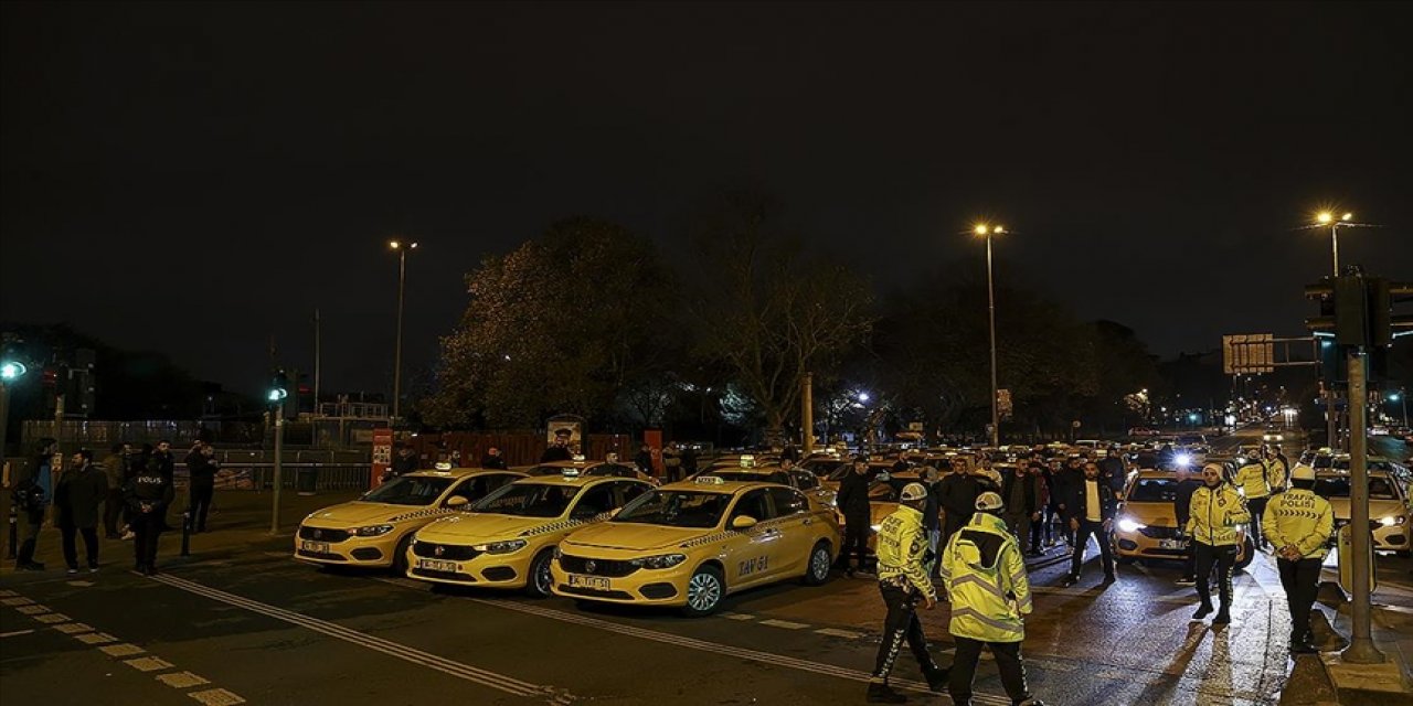 İstanbul'da bazı taksi şoförleri protesto eylemi düzenledi