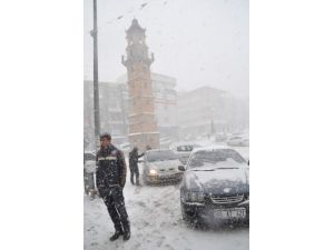 Yozgat’ta Kar Ve Tipi Etkili Oluyor