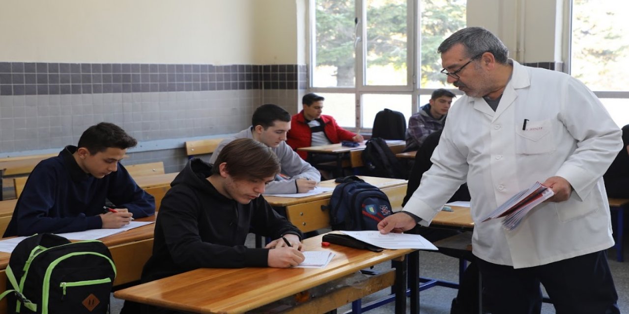 Konya Büyükşehir LGS ve TYT adaylarını sınava hazırlıyor