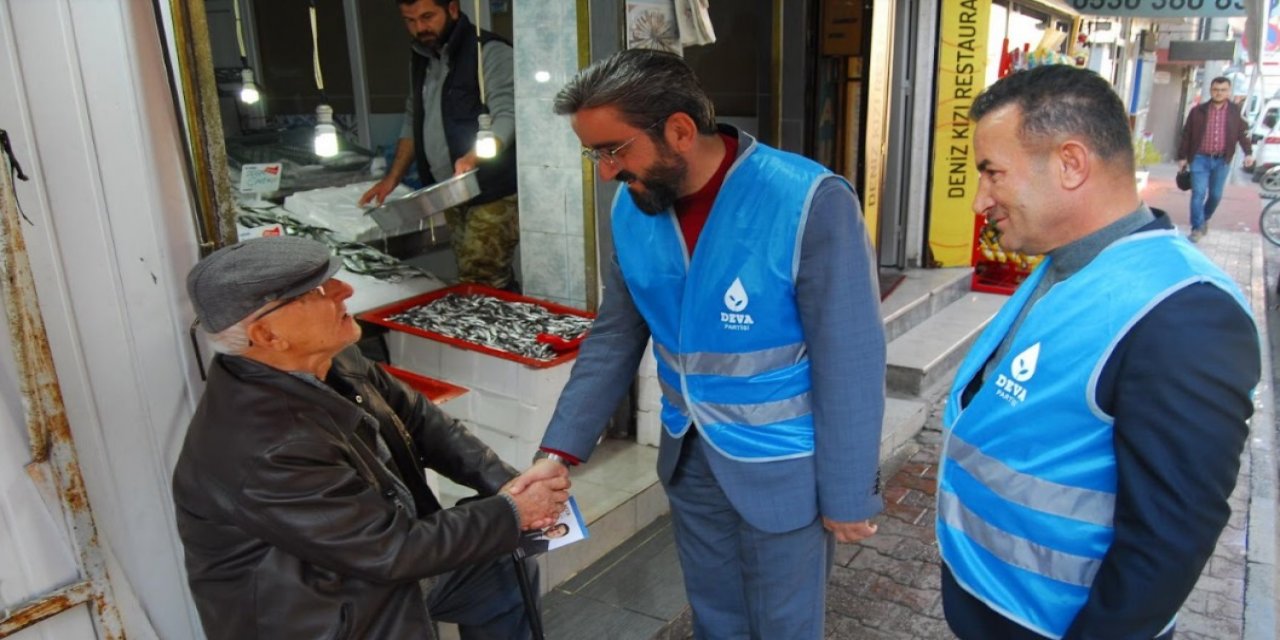 Mavi yelekliler Konya sokaklarında gezmeye devam ediyor