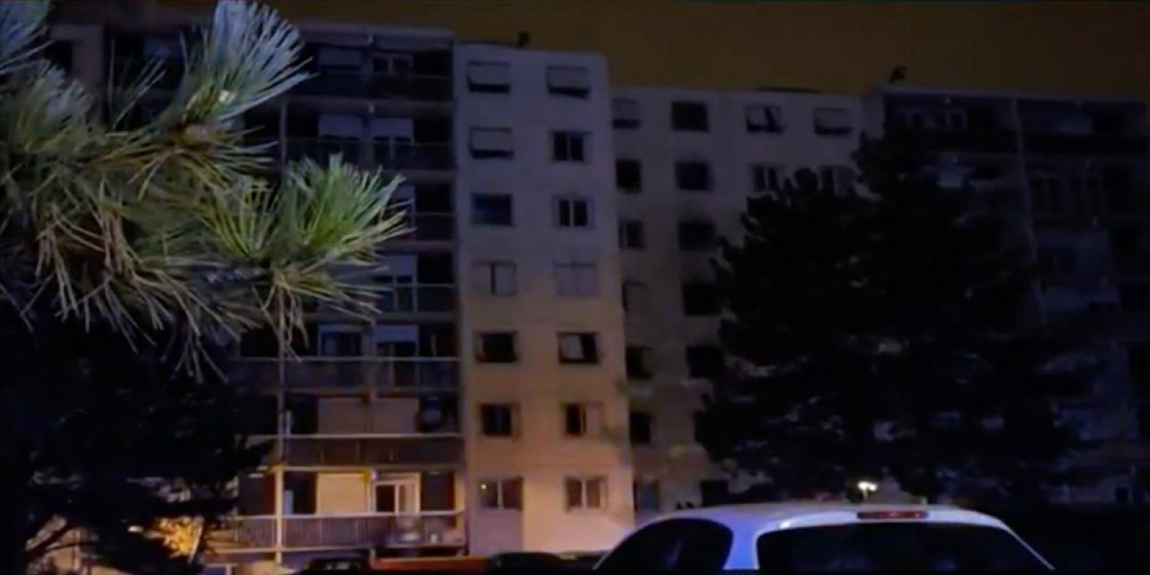 Fransa'da bir apartmanda çıkan yangında 5'i çocuk 10 kişi öldü