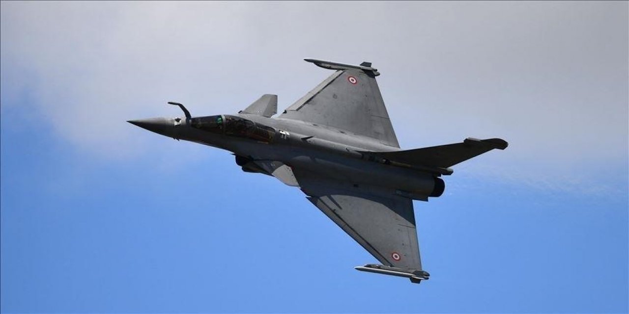Hindistan Fransa'dan sipariş ettiği Rafale savaş uçaklarının sonuncusunu da teslim aldı