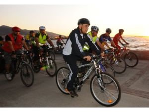 İzmir'de Bisiklet Kullanımı Toplu Ulaşıma Entegre Edilecek