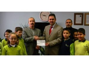 Öğrenciler Filipinler'e Yardım Elini Uzattı