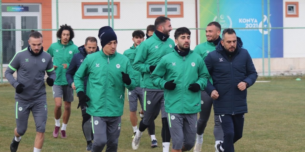 Konyaspor’da  üç oyuncu ile yollar ayrıldı 