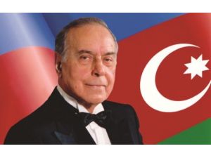 Azerbaycan, Haydar Aliyev'i Vefatının 10. Yıl Dönümünde Anıyor