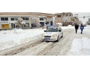 Doğum Sancısı Çeken Kadın Emniyete Ait Kirpi Aracıyla Hastaneye Yetiştirildi