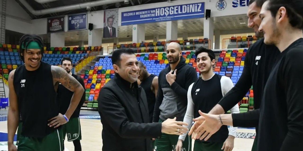 Başkan Özgökçen'den basketbol takımına ziyaret