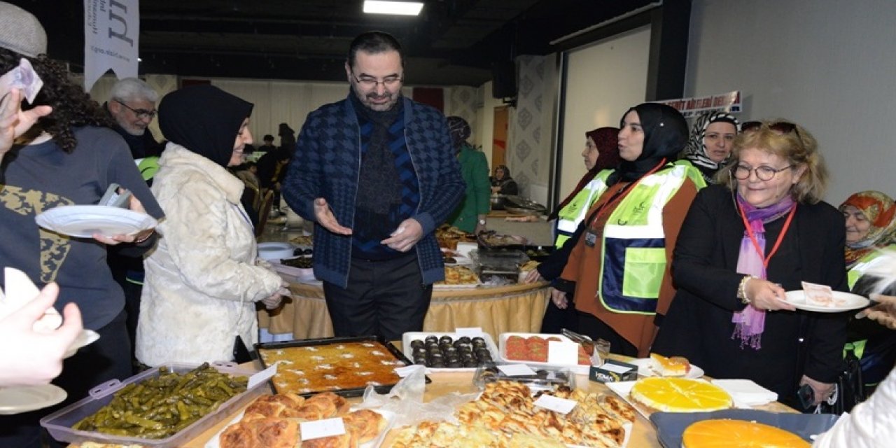 Konya'daki özel okuldan eğitime destek kermesi 