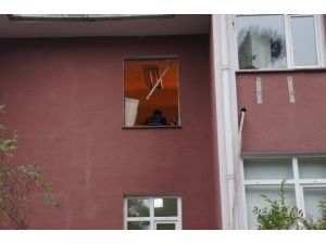 Bakan Müezzinoğlu, Patlamanın Olduğu Hastanede İnceleme Yaptı