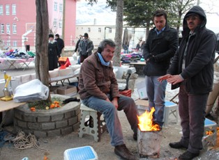 Seydişehir'de soğuk hava, pazarcı esnafını vurdu