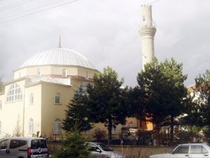 Hem yıktı hem boğdu
