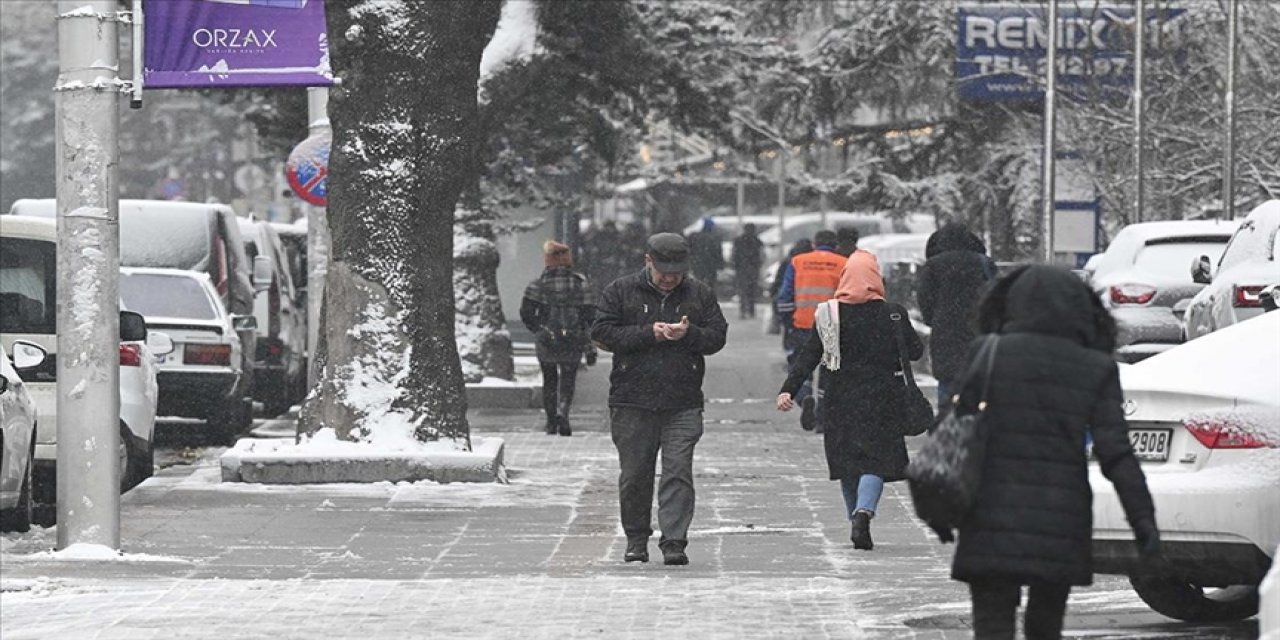 Başkentte kar etkili oluyor