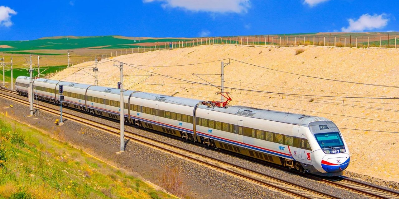 Hızlı tren ile 1 yılda 9 milyon 363 bin kişi seyahat etti