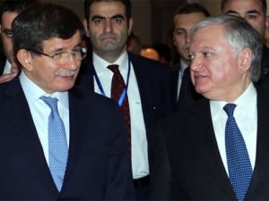 Davutoğlu'nun uçağındaki 3 sürpriz isim