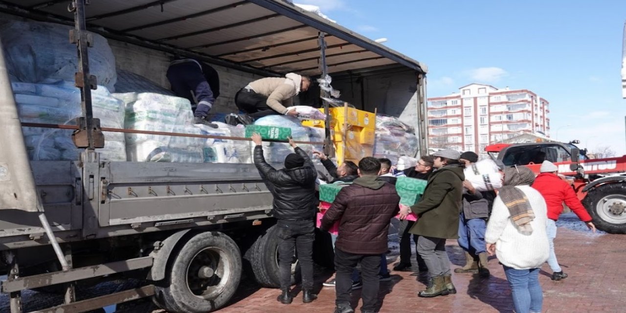 Çumra halkı afetzedeler için beklemeden seferber oldu