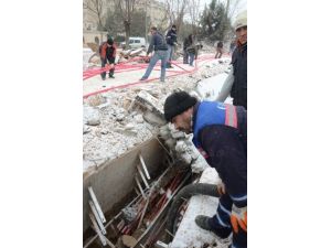 Gaziantep Osb’deki Patlamanın Yaraları Sarılıyor