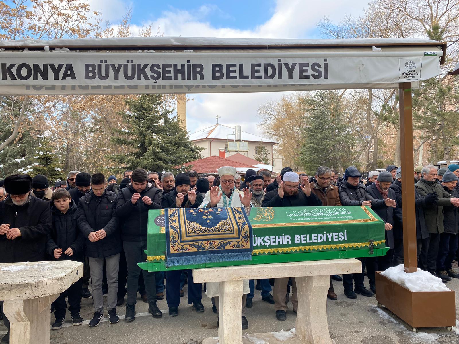 Mustafa Yayla dualarla defnedildi 