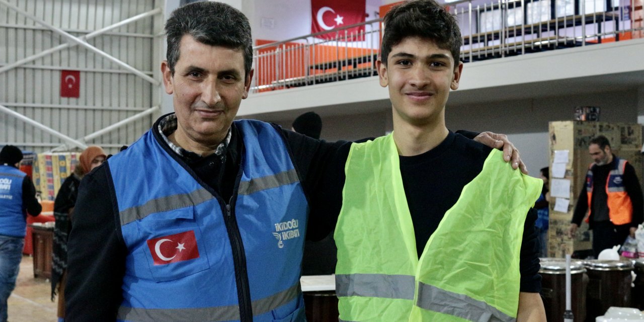 Konya'da Depremzede aile yardıma koştu