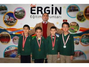 Yozgat'ta Satranç Turnuvasında Özel Ergin Koleji 4 Madalya Kazandı