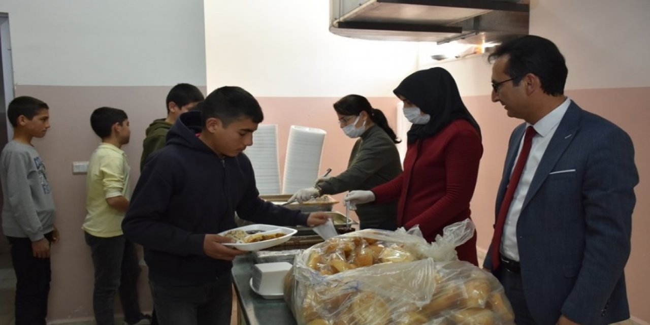 Ücretsiz yemek Karaman'da başladı