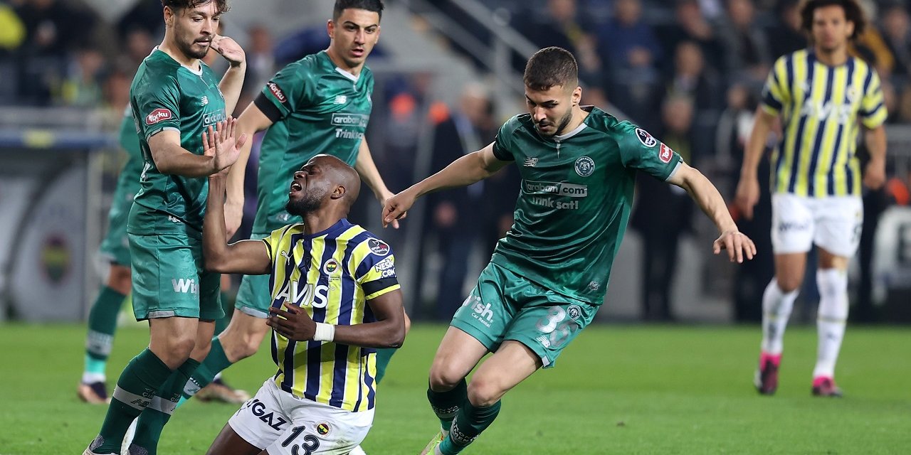 Hakem ipi çekti Konyaspor farklı kaybetti