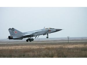Rusya’da Asker Uçak Düştü, Pilot Atlamayı Başardı