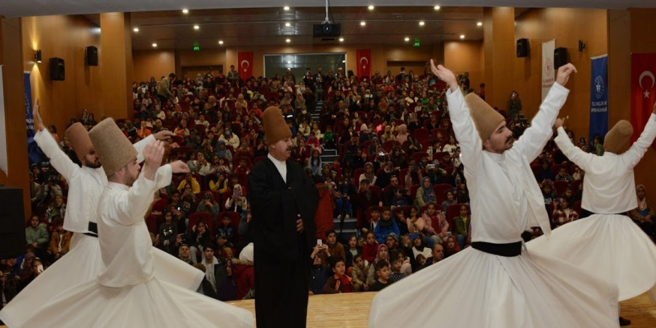 Depremzedeler için sema programı