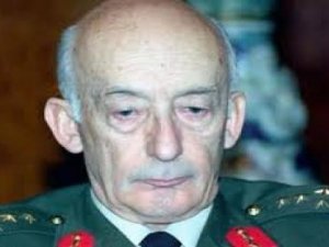 Teoman Koman vefat etti