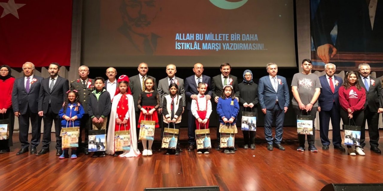 'İstiklal Marşımızı sevmek ülkemizi sevmektir'