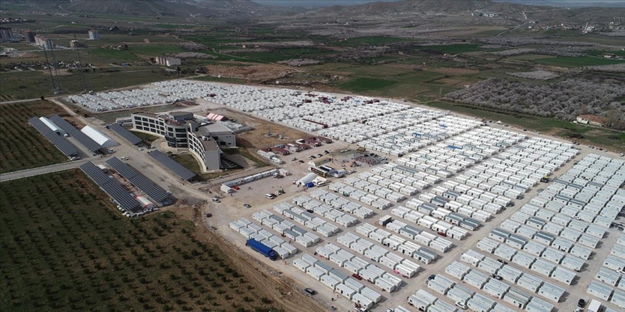 Malatya'daki en büyük konteyner kente 8 bin depremzede yerleştirildi