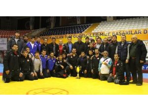 İstanbul Büyükşehir Belediyespor Tüm Sıkletlerde Birincilik Kazandı