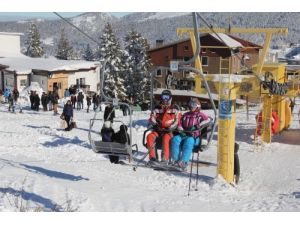 Uludağ’da Kar Kalınlığı 80 Santimetre Olunca Pistler Doldu