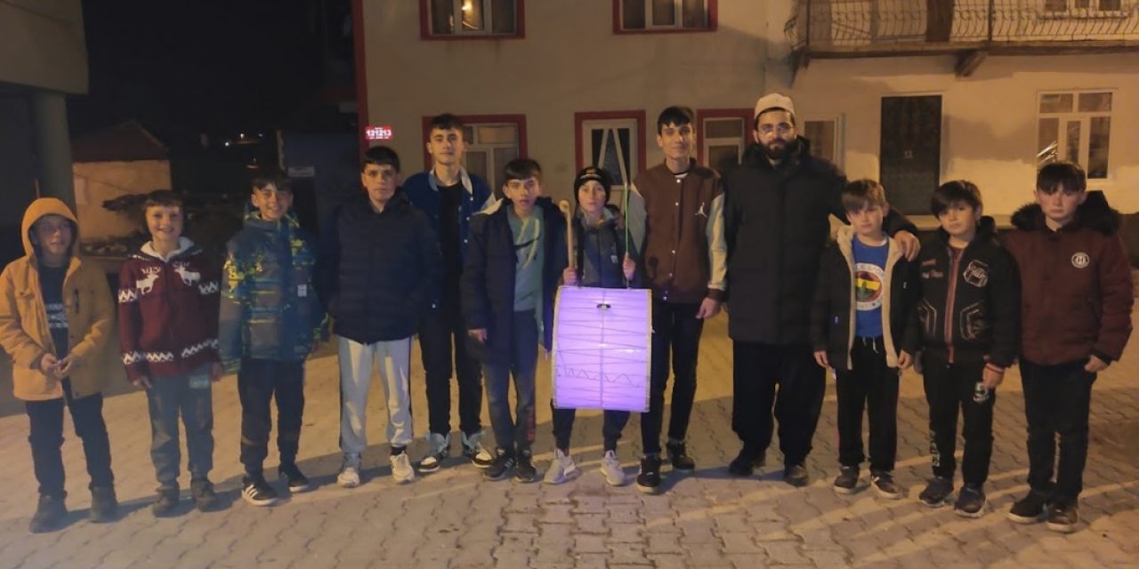 Konya'da bu mahallede çocuklar gönüllü davulculuk yapıyor