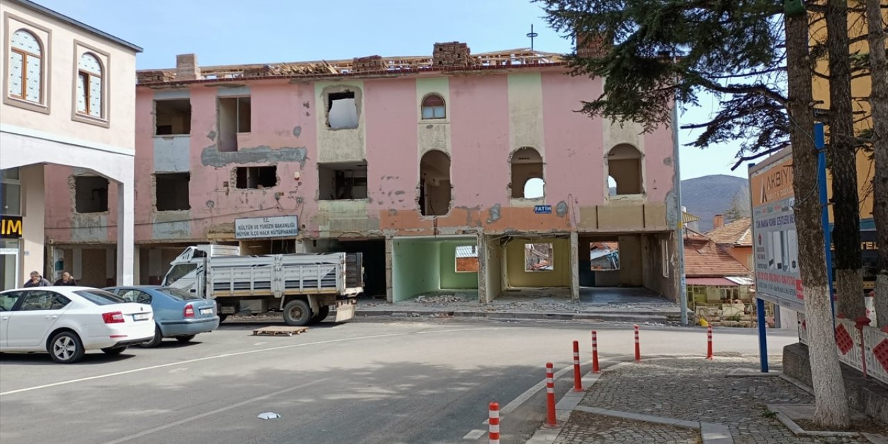 Konya'da depreme dayanıklı olmayan bina yıkılacak