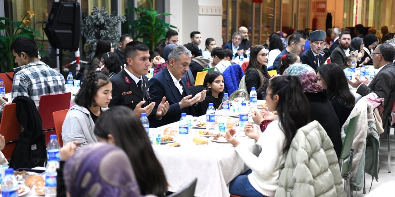 Karaman Valisi Akkoyun, şehit aileleriyle iftarda buluştu