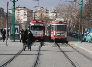Tramvaylar günde 90 bin kişi taşıyor