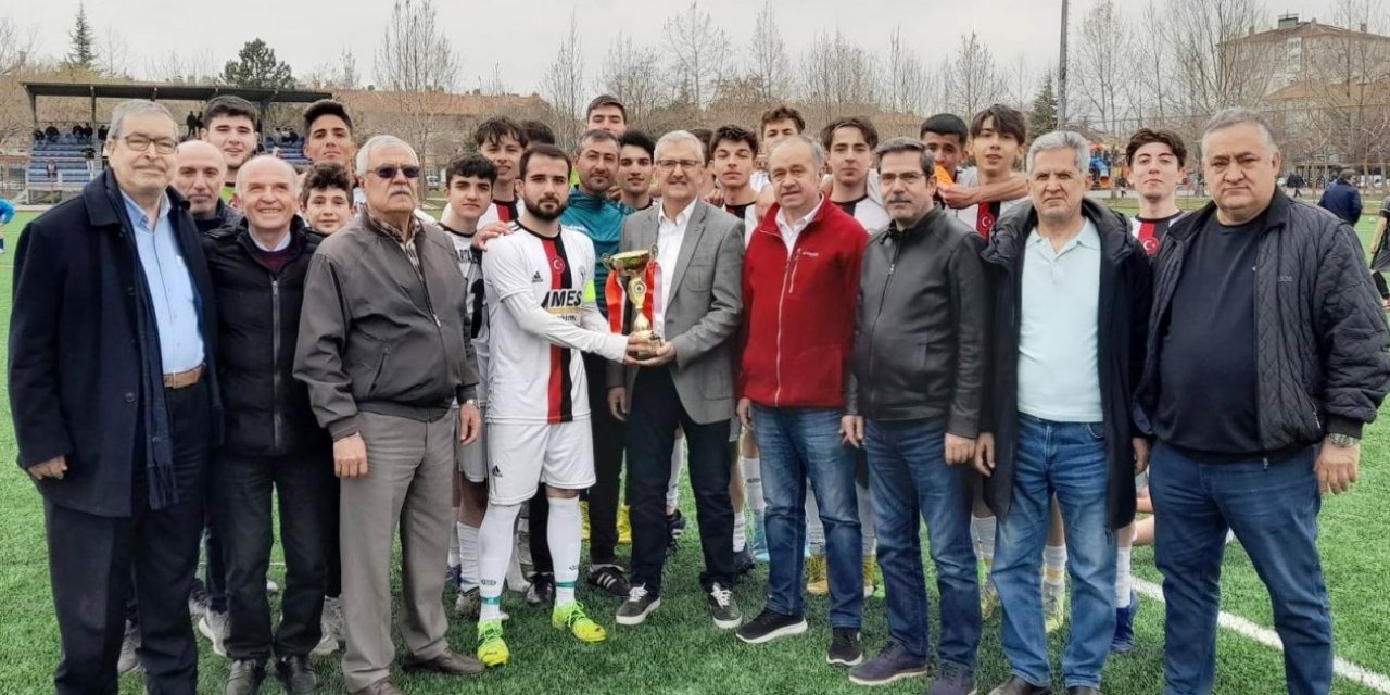 Meram Kara Kartallar U18 Konya şampiyonu