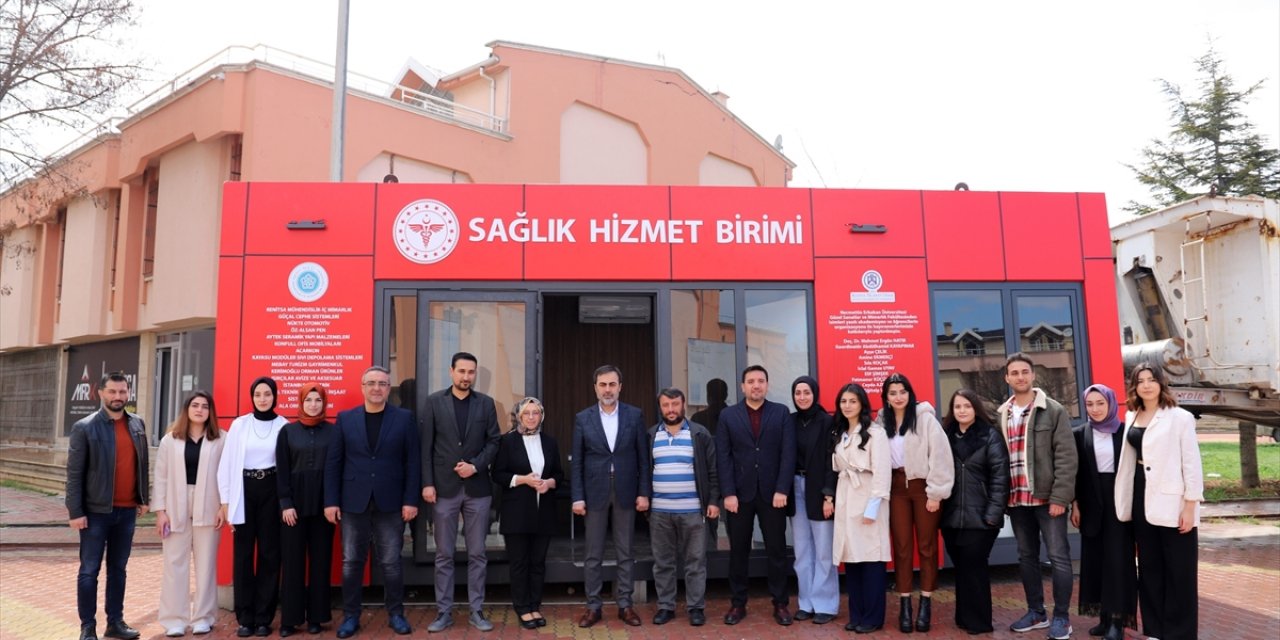 Konya'da üniversite öğrencilerinin tasarladığı sağlık kabini Hatay'a gönderildi