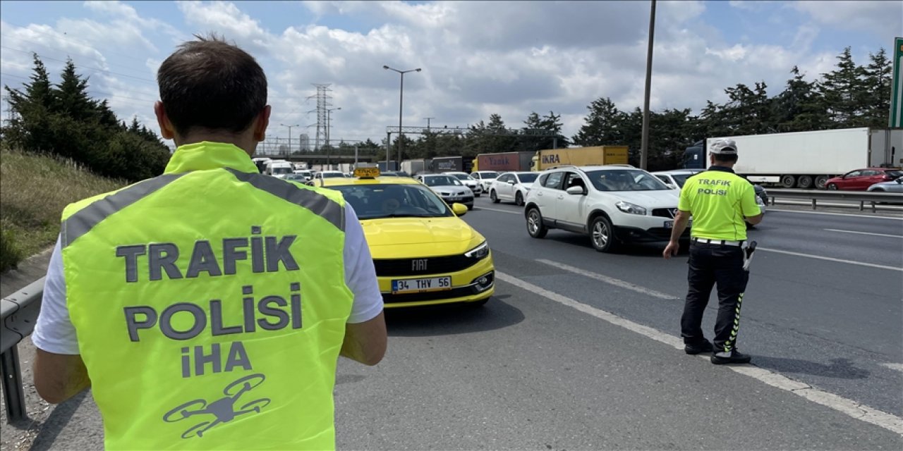 Ramazan Bayramı'nda 99 bin 245 emniyet ve jandarma personeli kara yollarında görev yapacak