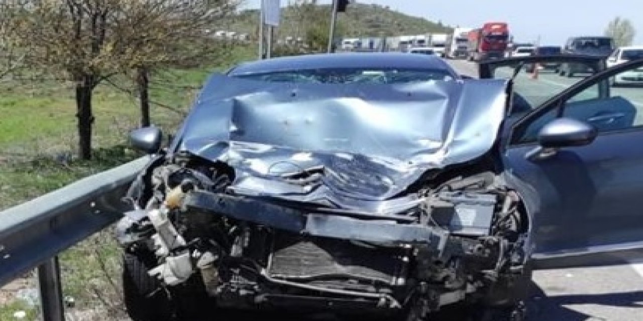 Konya'da iki otomobilin çarpışması sonucu 1 kişi öldü, 6 kişi yaralandı