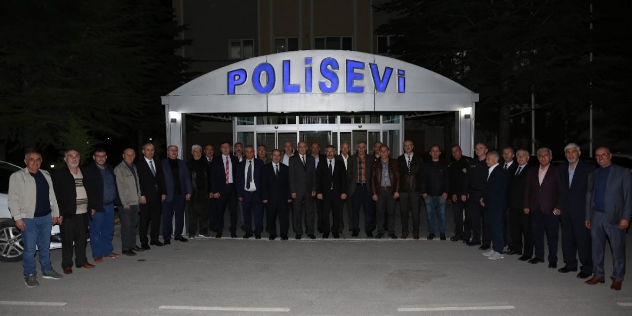 Polis emeklilerinden geleneksel iftar